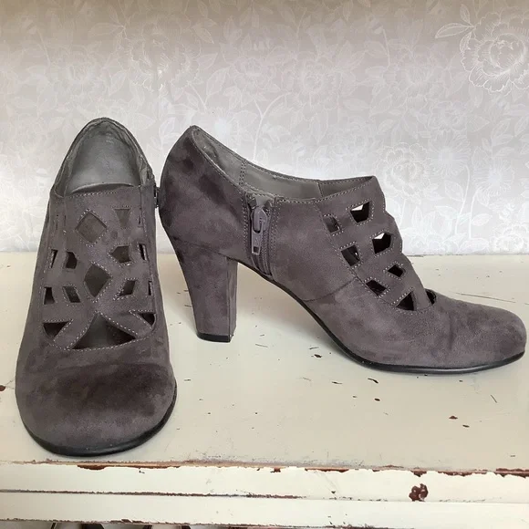 Grey Booties - Picture 1 of 7